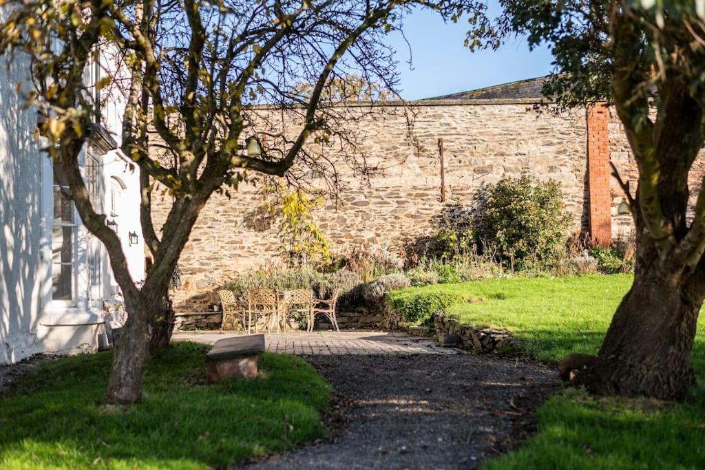 Georgian Country House -Panoramic Views -Sleeps 12 Ρούθιν Εξωτερικό φωτογραφία
