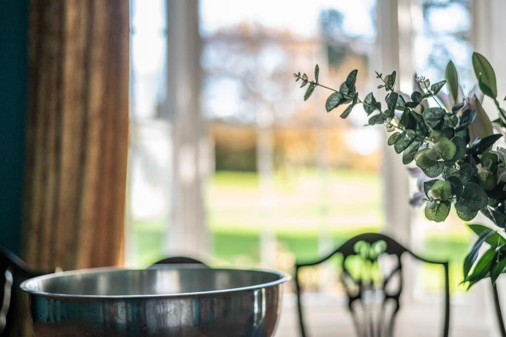 Georgian Country House -Panoramic Views -Sleeps 12 Ρούθιν Εξωτερικό φωτογραφία